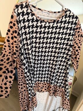 Nuggles Houndstooth & Leopard Long Sleeve Tunic - Blush Black White Hi-Low